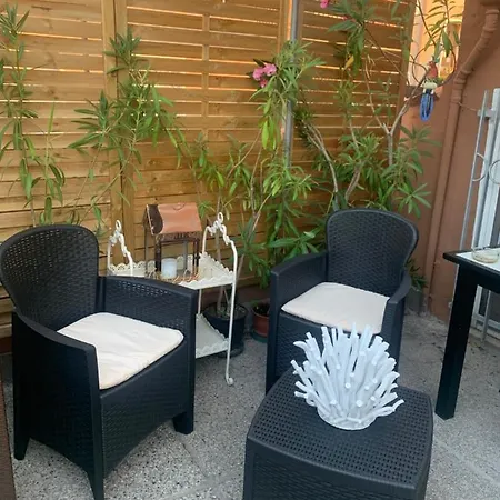 Jungle Chic Business & Fun Apartment