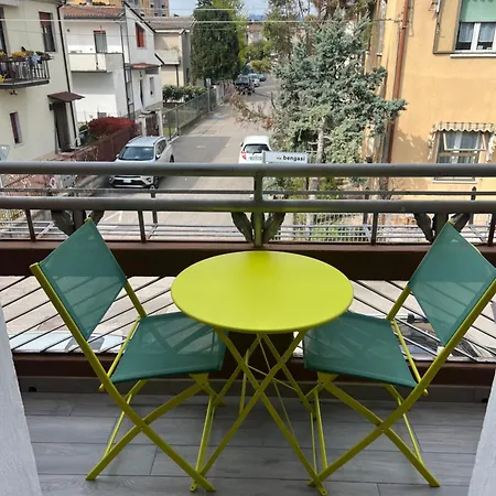 Jungle Chic Business & Fun Apartment